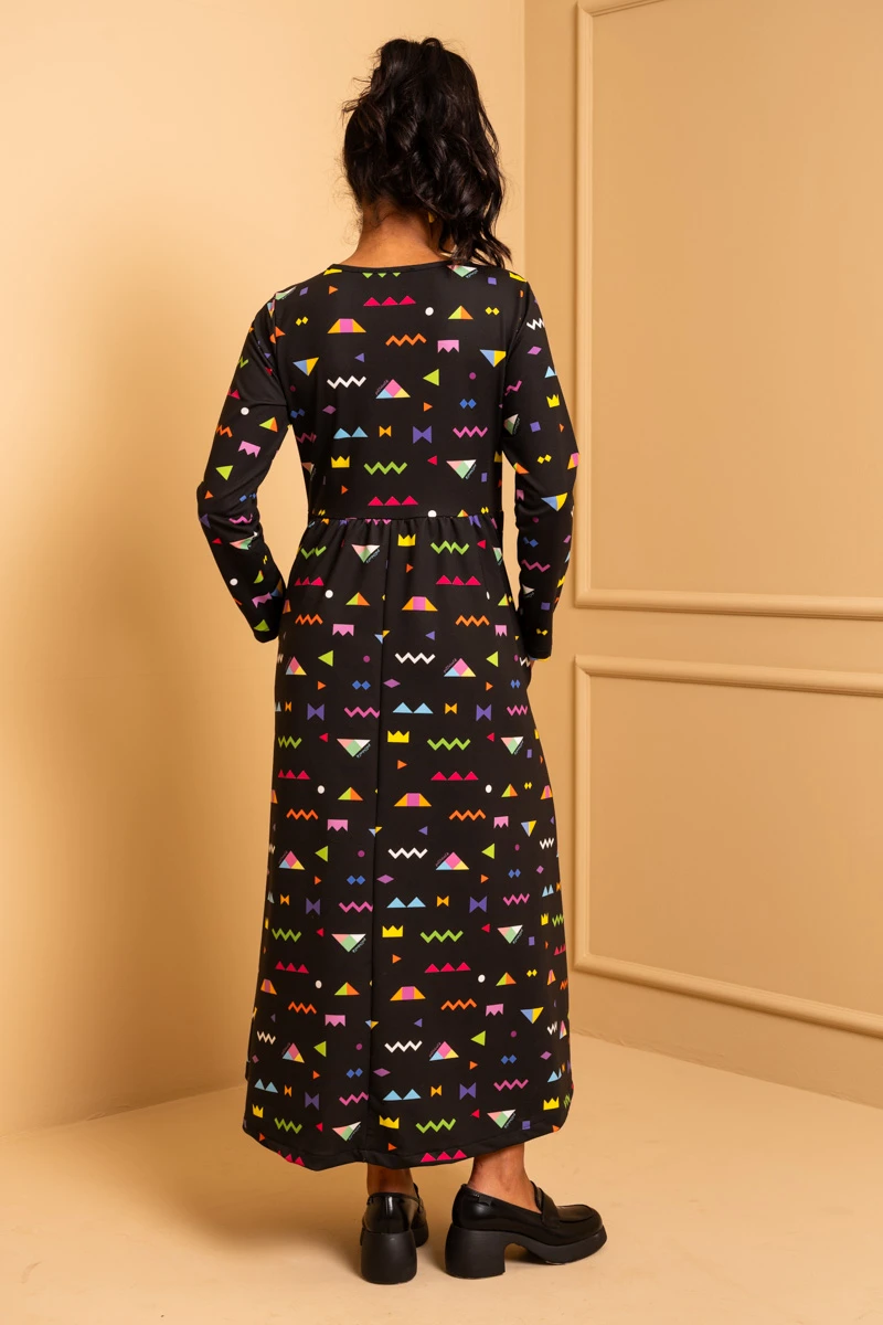 Isabella Dress Black Geometrical Abstract Sweatshirt Dress with Pockets Petit Boutik - Image 5