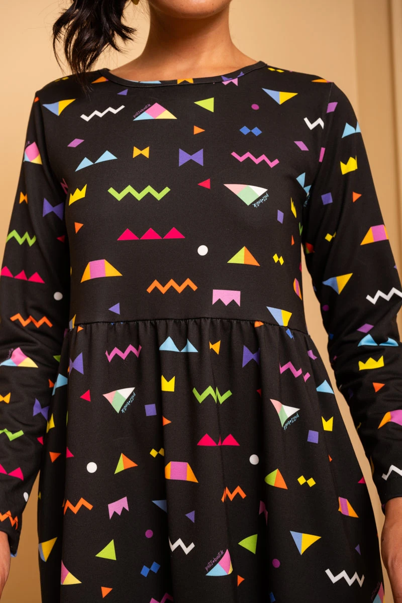 Isabella Dress Black Geometrical Abstract Sweatshirt Dress with Pockets Petit Boutik - Image 2