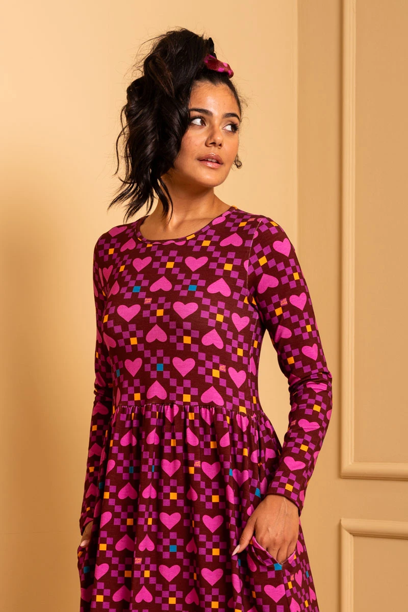 Isabella Dress Magenta Hearts Cubes Jersey Dress with Pockets Petit Boutik - Image 2