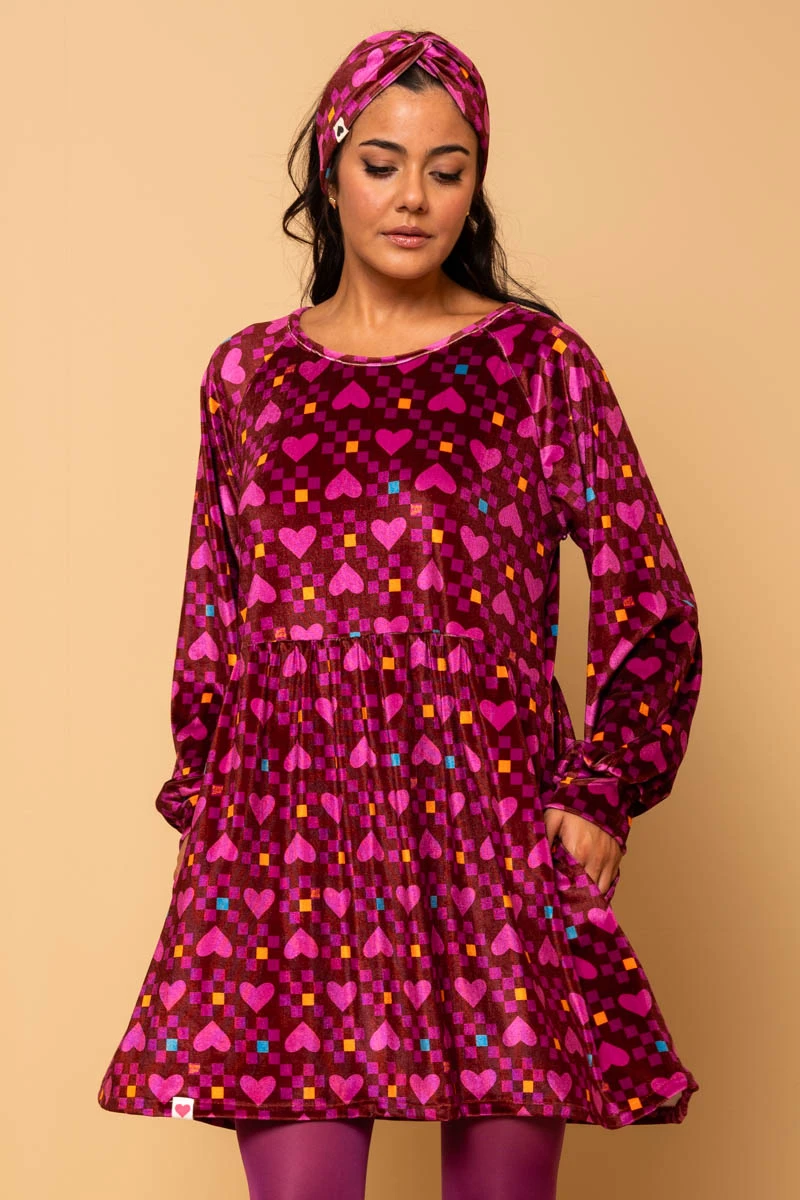 Melina Mini Velvet Dress Magenta Hearts - Image 3