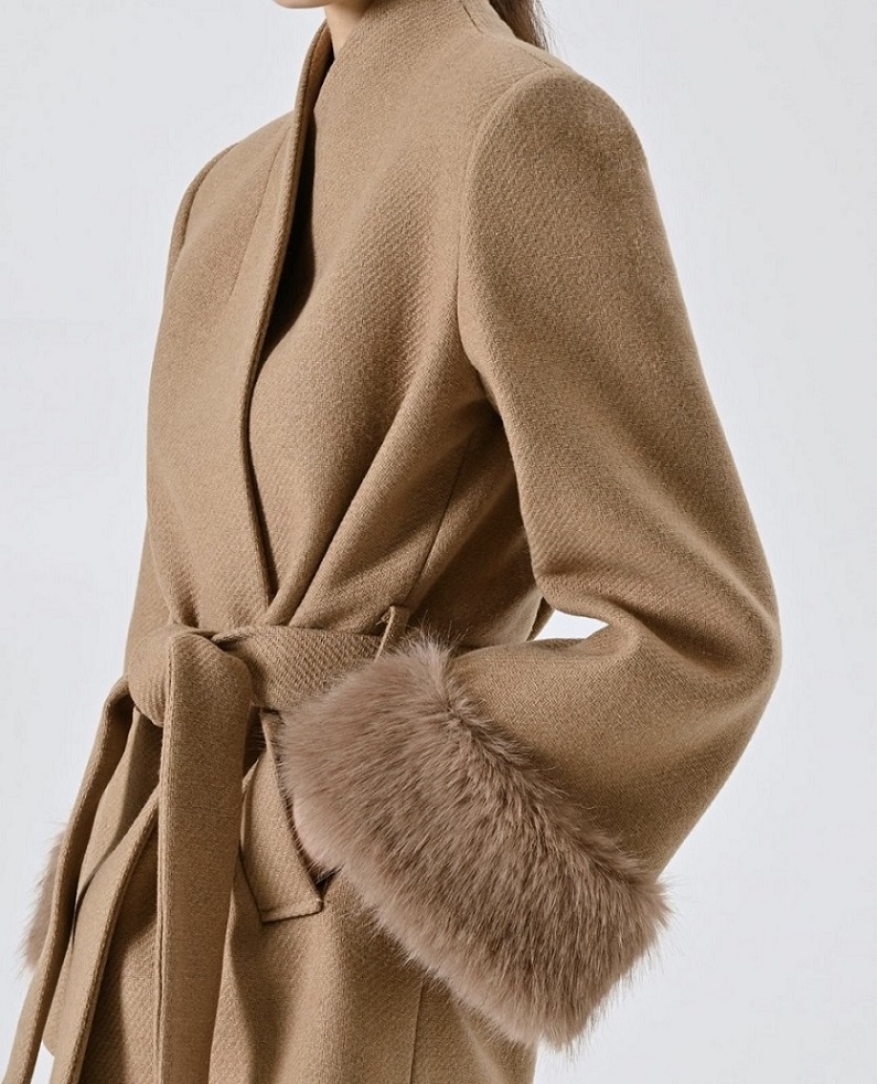 Short Camel Coat with Fur-effect Inserts Woman - Image 2