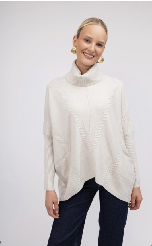 Πουλόβερ ζιβάγκο εκρού με ανάγλυφο σχέδιο
