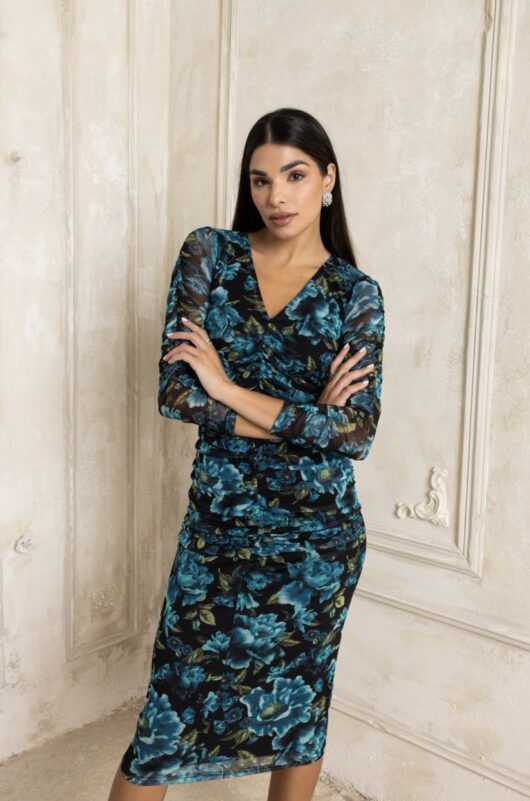 Φόρεμα εμπριμέ μίντι με σούρες