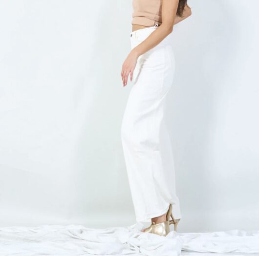 Alternative view of Mira white jean