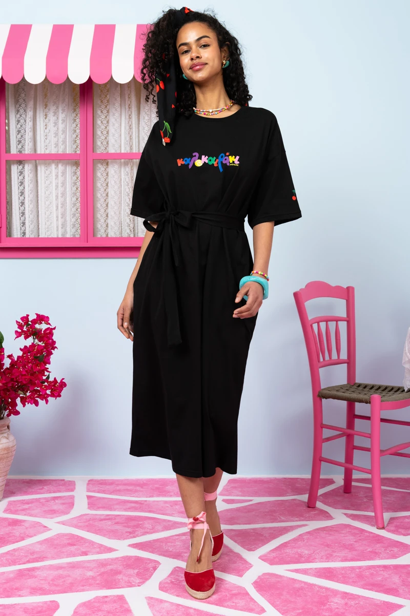 Reina T-shirt Dress “Καλοκαιράκι” Μαύρο Κοντομάνικο Φόρεμα με Τσέπες & Ζώνη Petit Boutik - Image 4