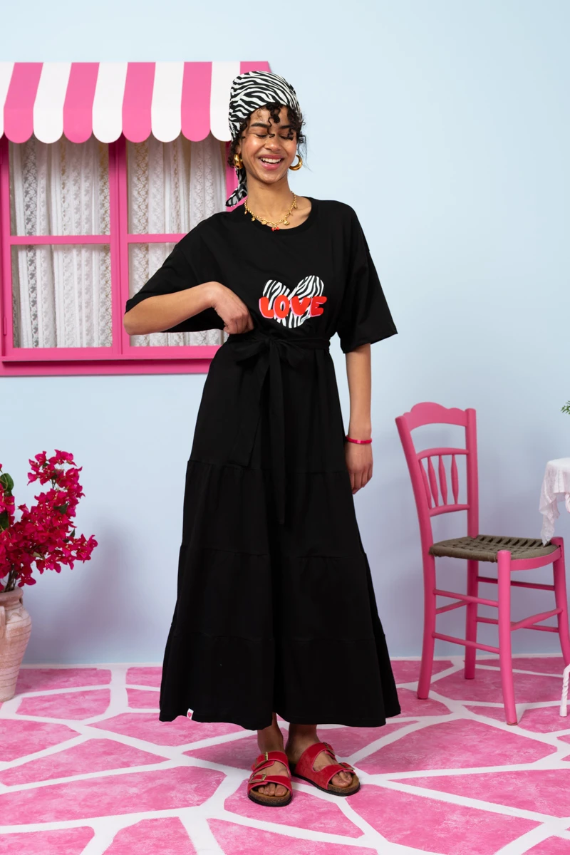 Yama T-shirt Frill Dress “Love” Μαύρο Κοντομάνικο Φόρεμα με Ζώνη Petit Boutik