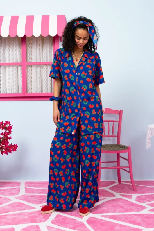 Alternative view of Maya Shirt Blue Red Strawberries Πουκάμισο Petit Boutik
