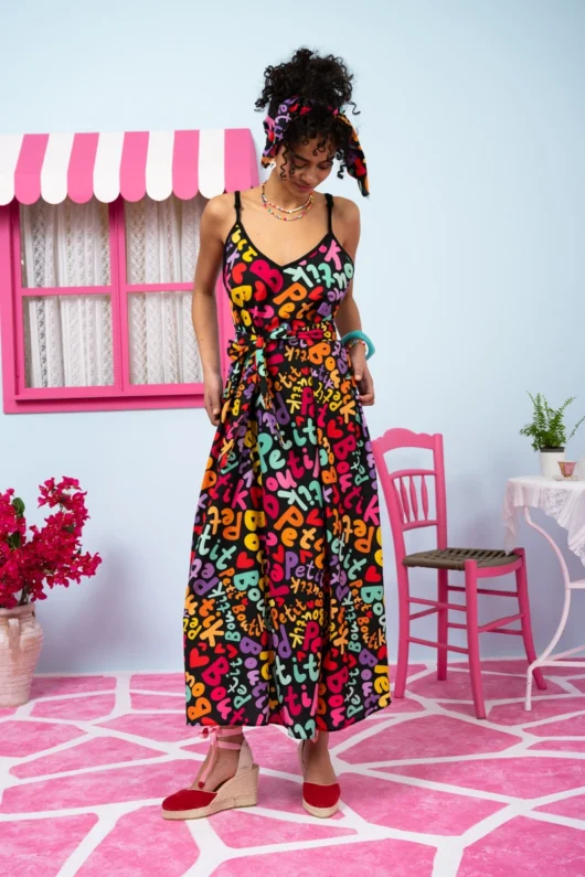 Alternative view of Matina Dress Black Multi Petit Letters Φόρεμα με Ζώνη & Τσέπες Petit Boutik