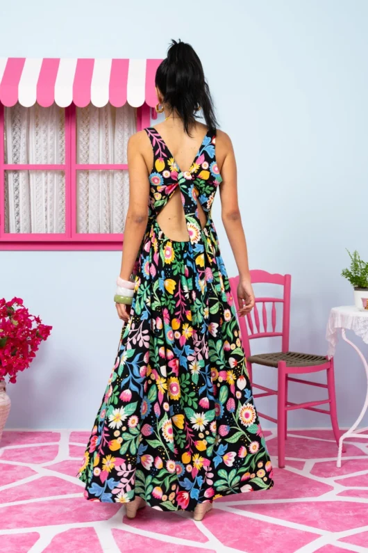 Naya Dress Vis Black Strawberries Forest Εξώπλατο Με Δέσιμο Τιραντέ Φόρεμα & Τσέπες Petit Boutik