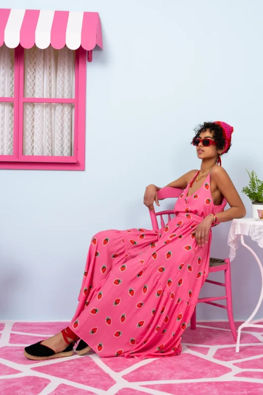 Athena Dress Vis Pink Red Strawberries Φόρεμα με Ζώνη & Τσέπες Petit Boutik