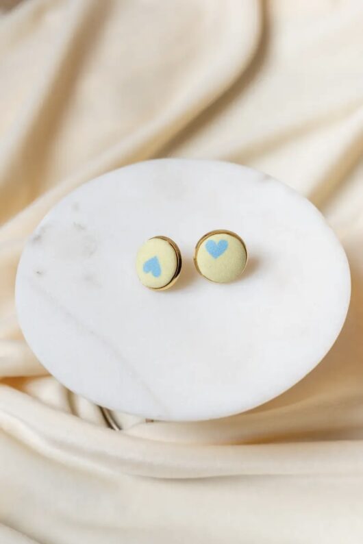 SCULLOP BULL EARRINGS