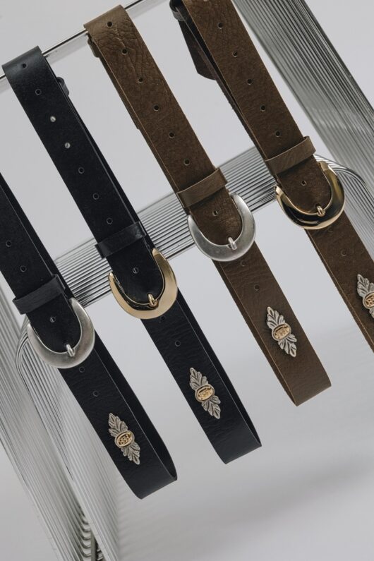 Romantic Dreams leather belt