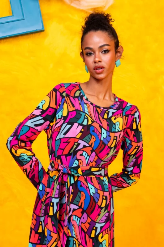 Alternative view of Amelia Dress Petit Universe Letters Φούτερ Φόρεμα με Ζώνη Petit Boutik