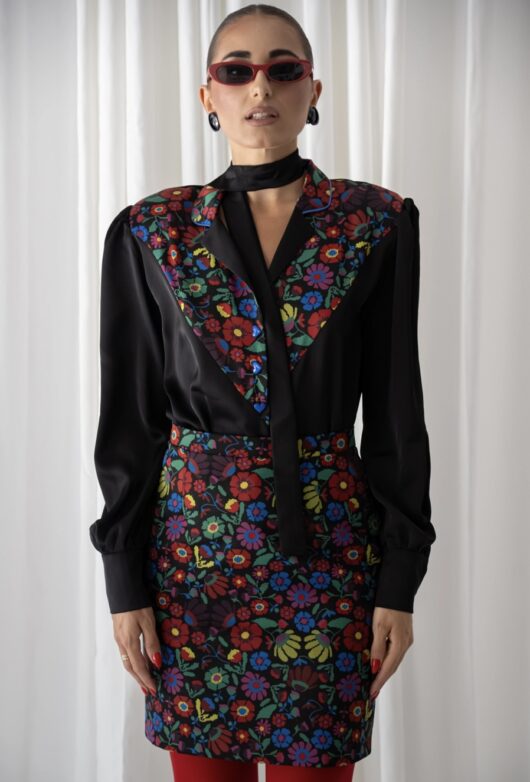 Alternative view of Garden Of Love Vintage Shirt
